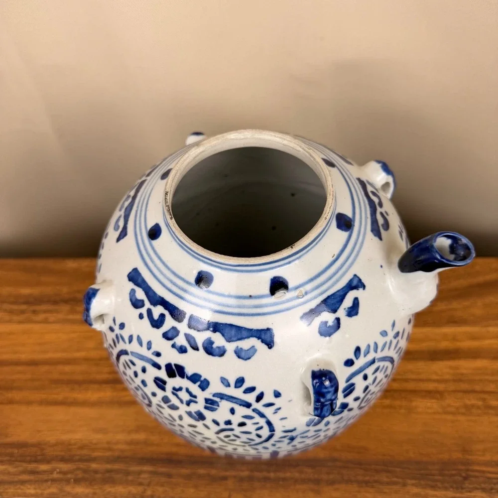 Vtg Qianlong Nian Zhi Chinese Blue  White Porcelain Wedding Tea Pot Hand Painted